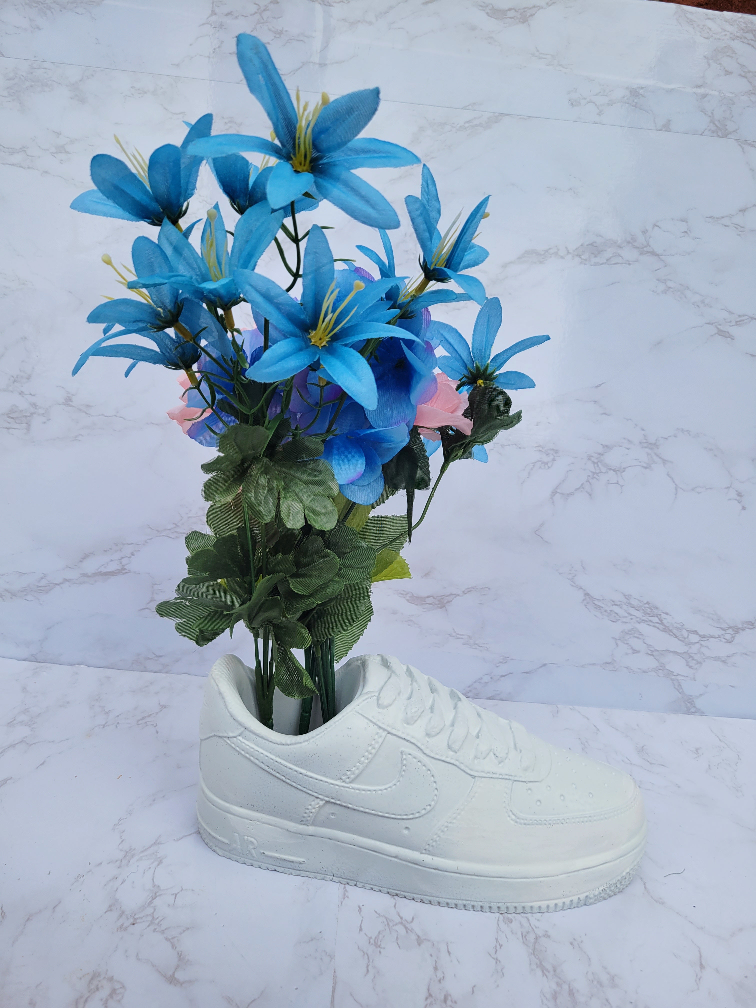 air force 1 plant pot Air Force 1 Inspired Plant Vase – CandlesWithAttitude